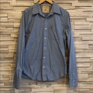Like New Hollister Men’s Blue-Striped Shirt, Med.
